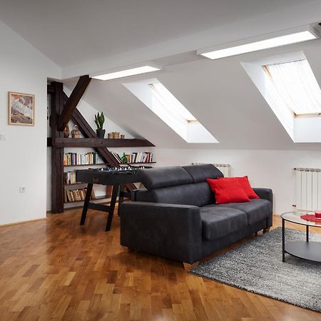 Oliva 4 Stars Apartment Zagreb Exterior photo